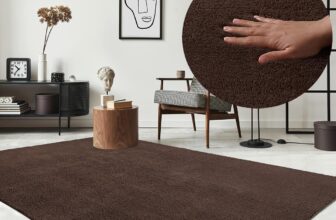 the carpet Relax Modern Fluffy Short Pile Living Room Rug, Non-Slip Underside, Washable up to 30 Degrees, Super Soft, Fur Look, Brown, 80 x 150 cm